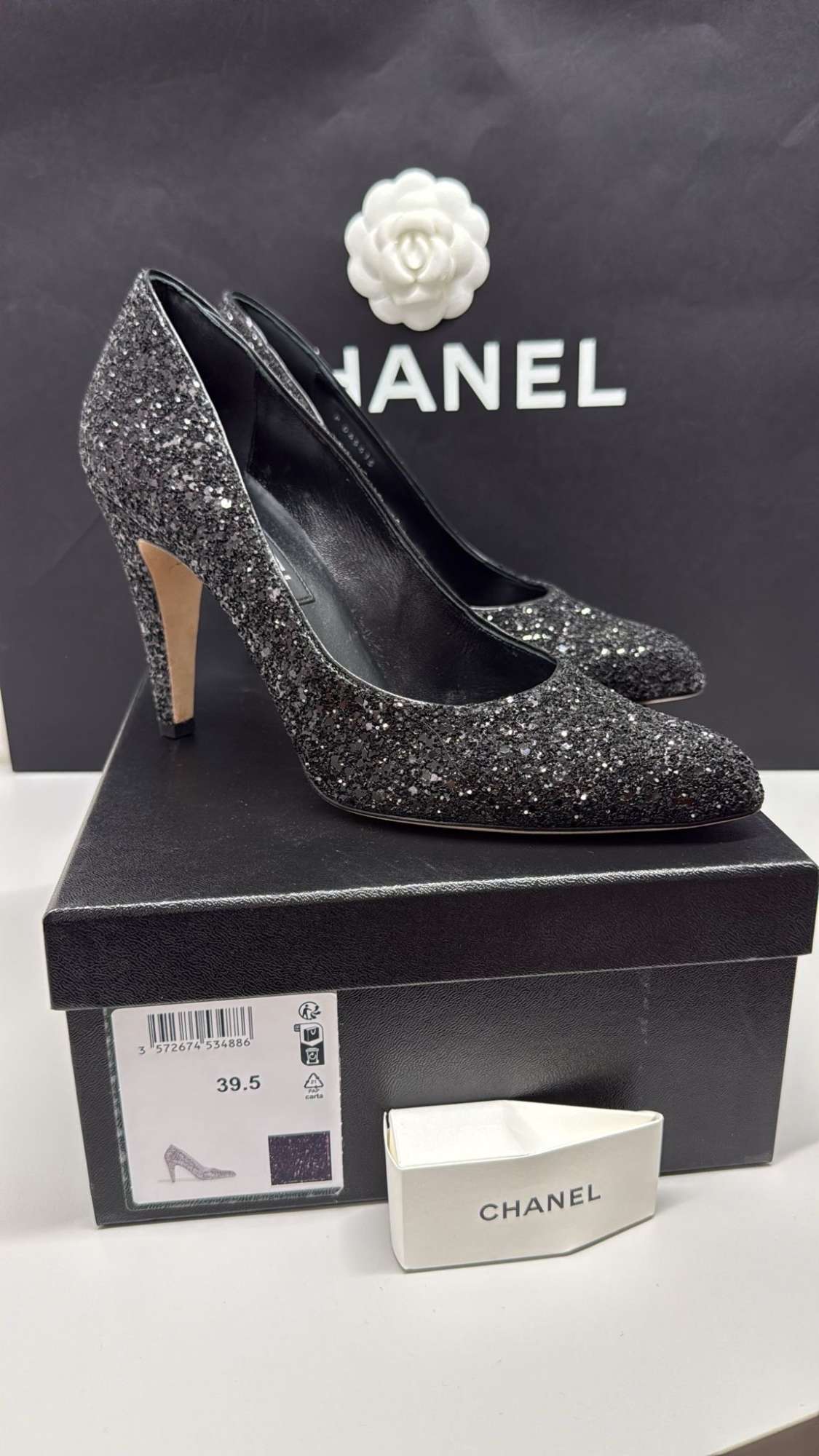 Chanel lodičk