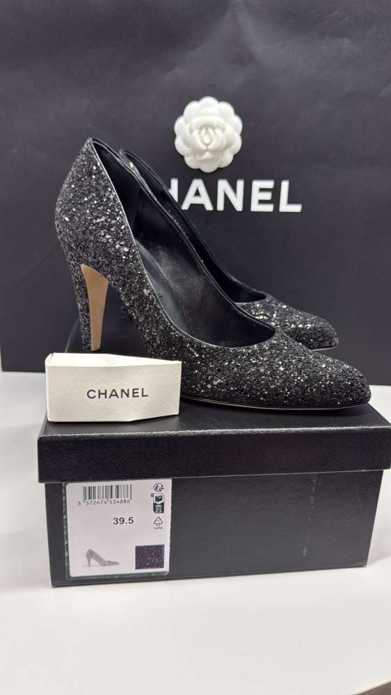 Chanel lodičk