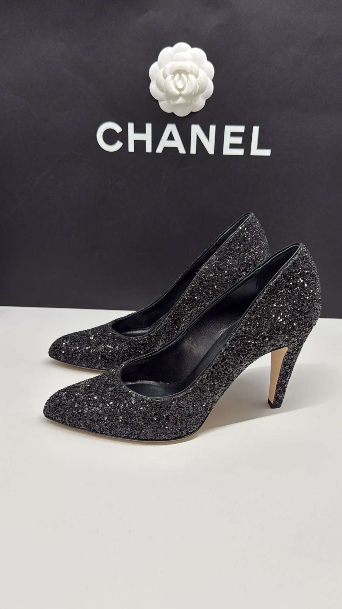 Chanel lodičk