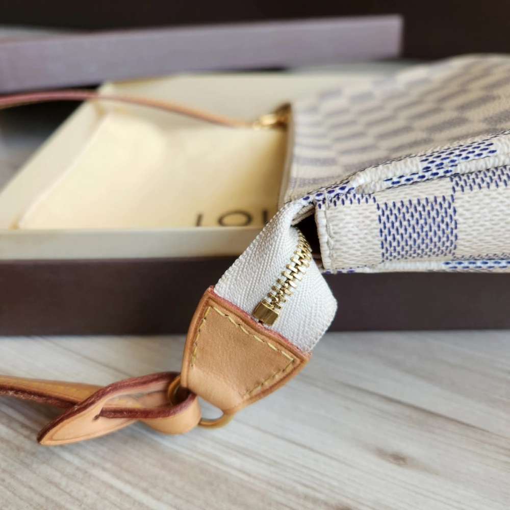 Louis Vuitton Pochette Accessoires