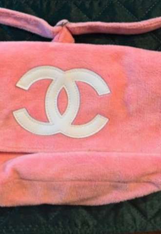 https://www.vipluxury.sk/Chanel Vintage kabelka