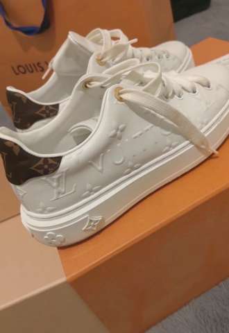 https://www.vipluxury.sk/Louis Vuitton tenisky