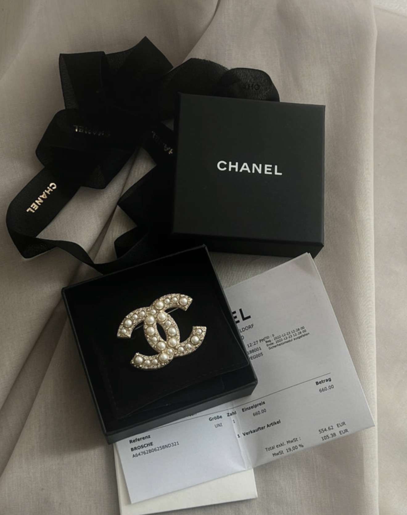 Chanel brošňa
