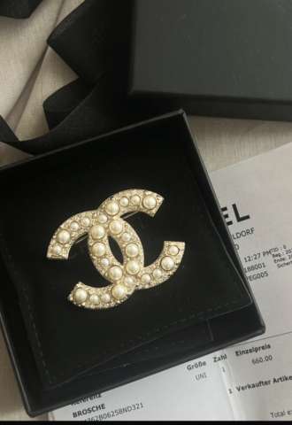 https://www.vipluxury.sk/Chanel brošňa