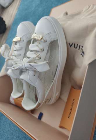 https://www.vipluxury.sk/Louis Vuitton Time Out transparent