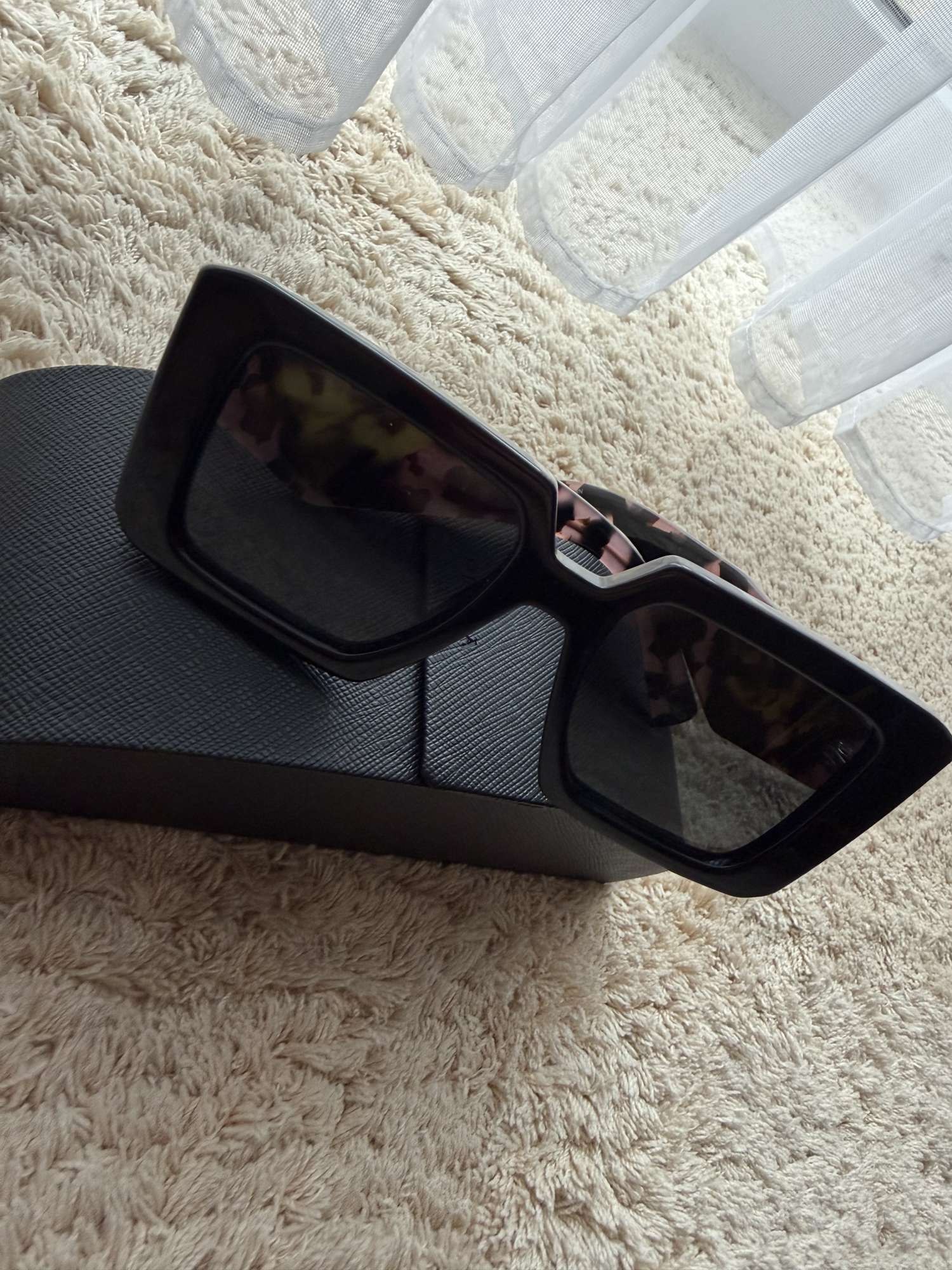 Prada slnecne okuliare