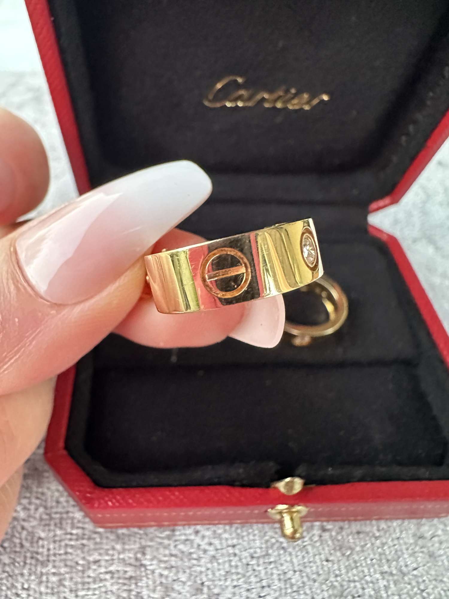 Cartier Love s briliantmi naušnice