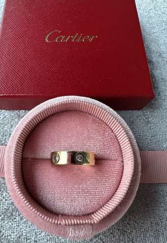https://www.vipluxury.sk/Cartier Love prsteň s briliantmi