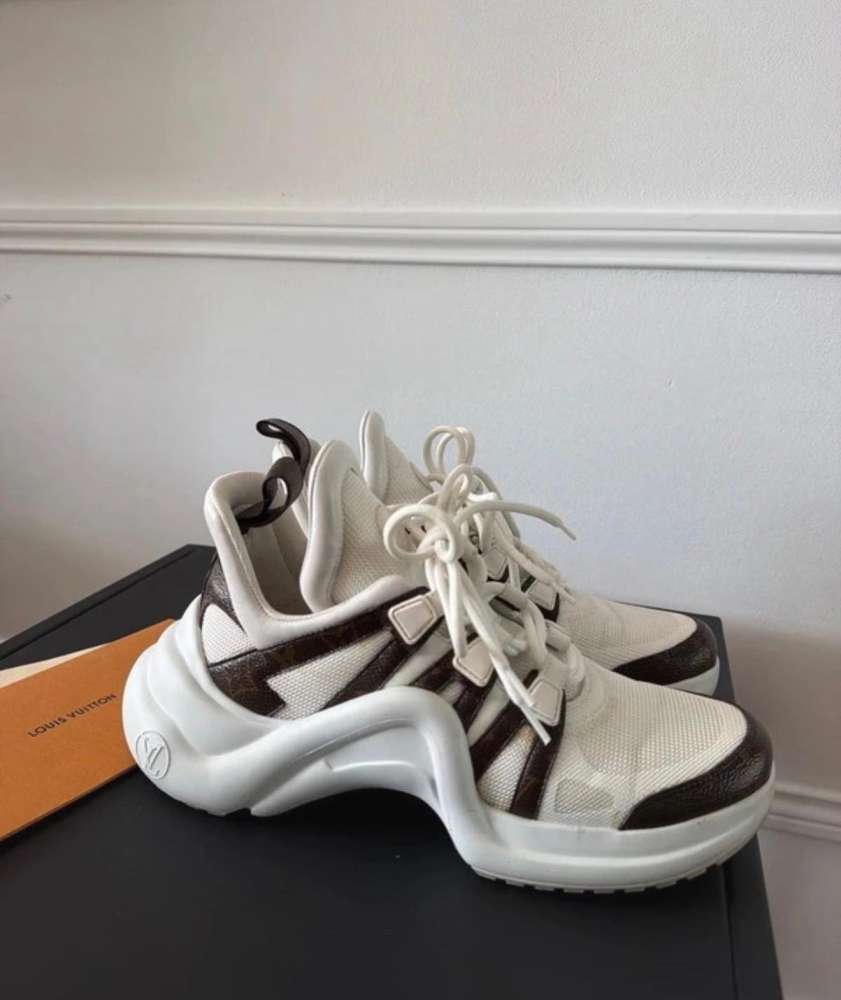 Louis Vuitton archlight