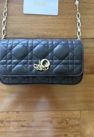 https://www.vipluxury.sk/Dior talk phone pouch