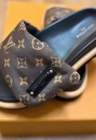 https://www.vipluxury.sk/Louis Vuitton šľapky
