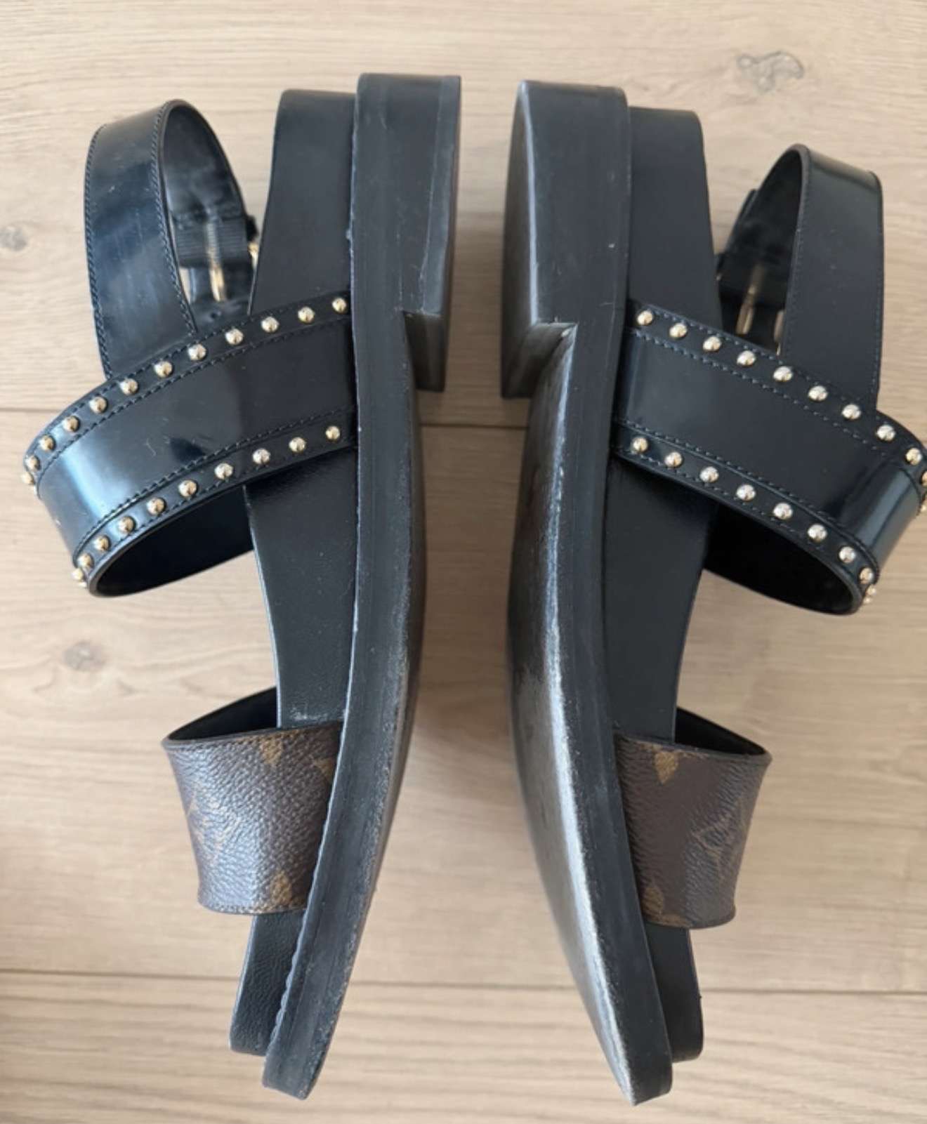Louis Vuitton sandalky