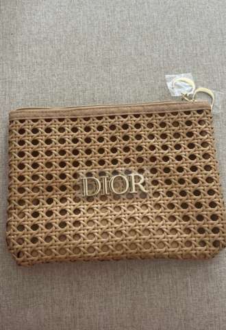 https://www.vipluxury.sk/Dior clutch