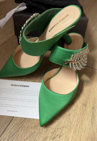 https://www.vipluxury.sk/Monstera Mules, Nicholas Kirkwood