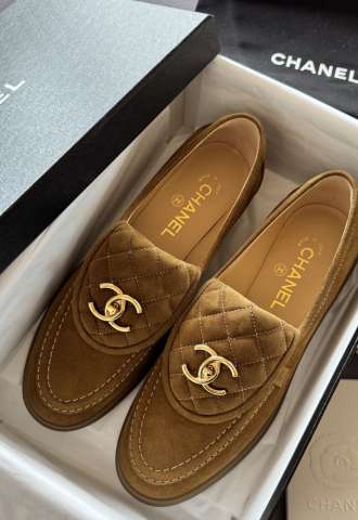 https://www.vipluxury.sk/Chanel loafers