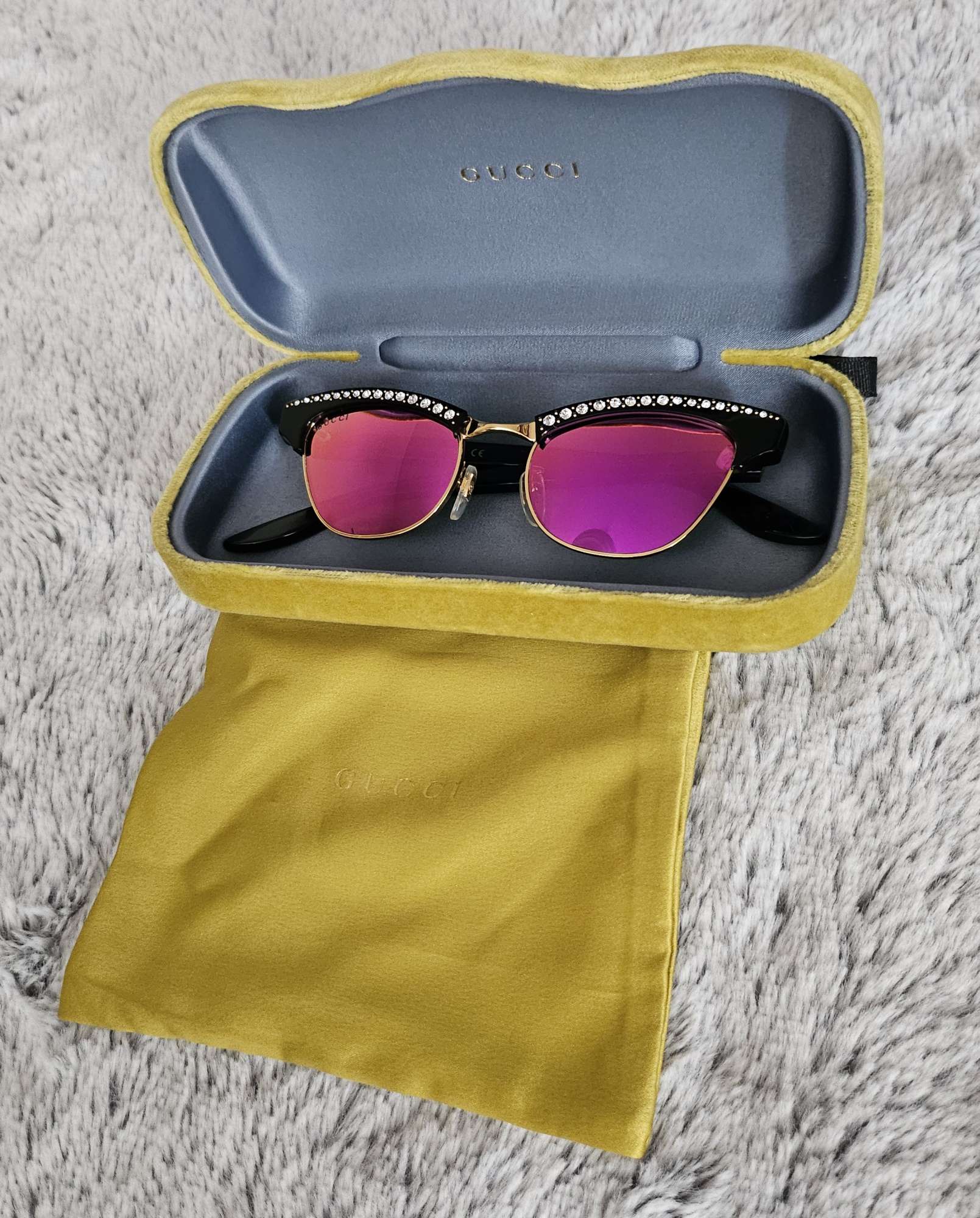 GUCCI slnečné okuliare.
