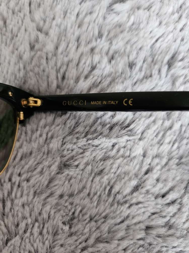 GUCCI slnečné okuliare.