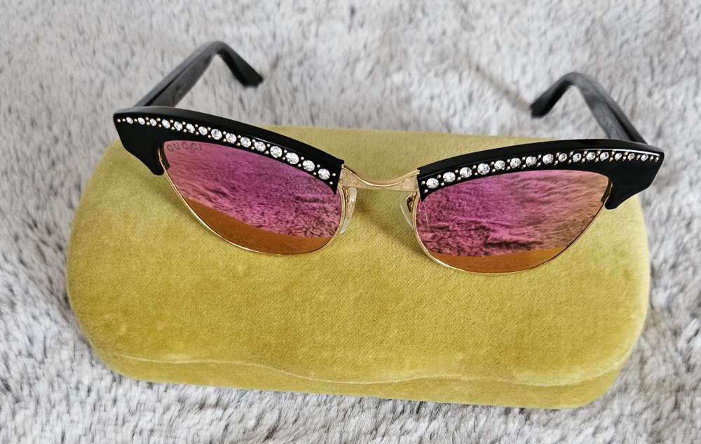 GUCCI slnečné okuliare.