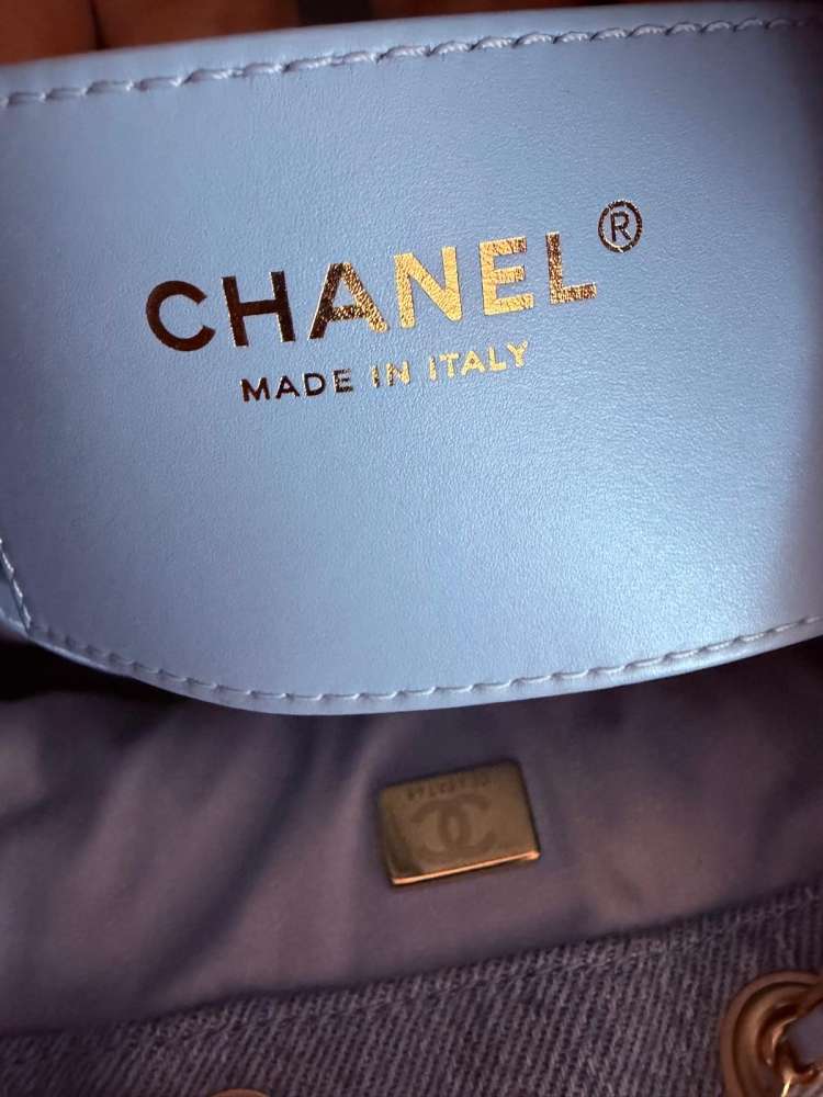 Chanel 25 medium