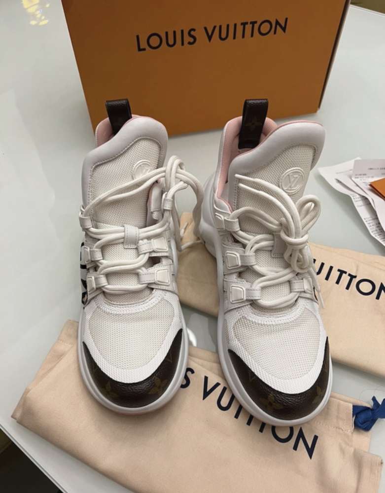 Louis Vuitton archlight