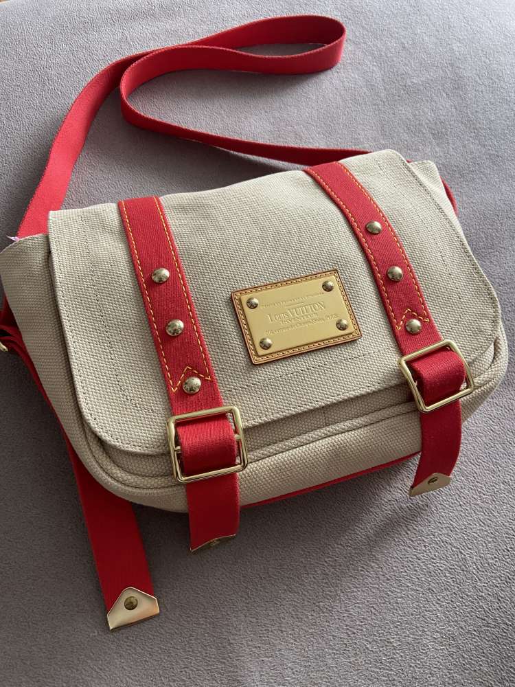 Louis Vuitton crossbody kabelka