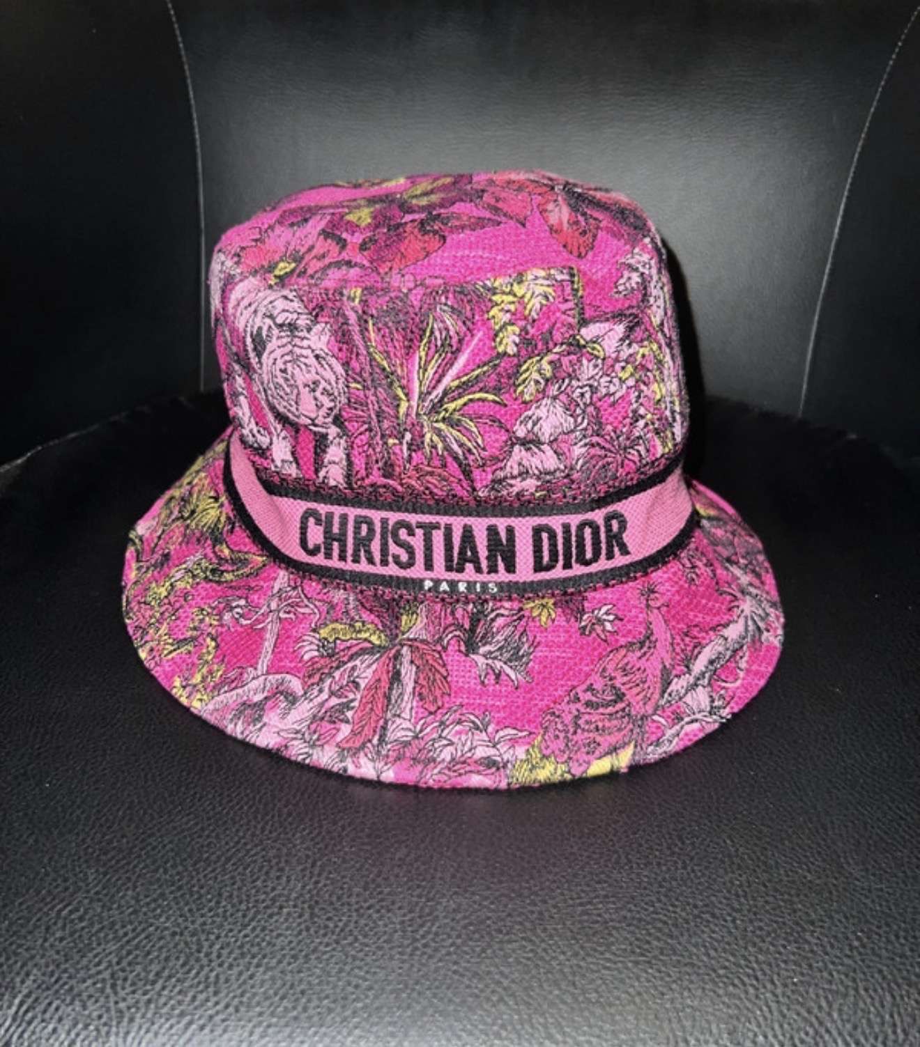 Dior klobúk