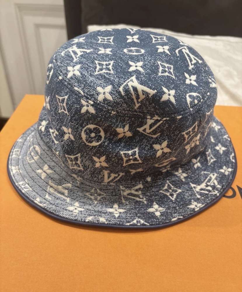 Louis Vuitton klobúk