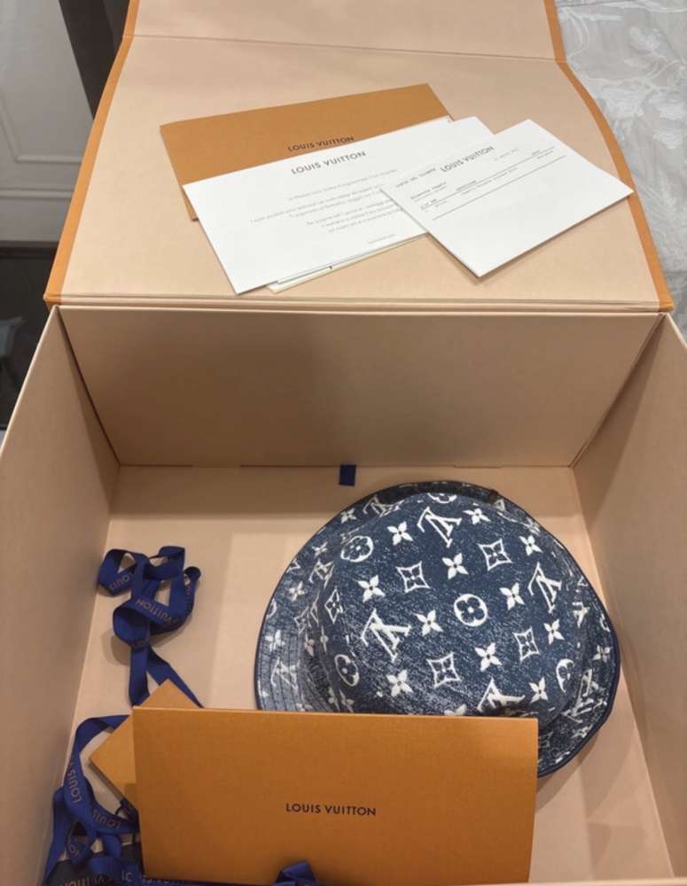 Louis Vuitton klobúk