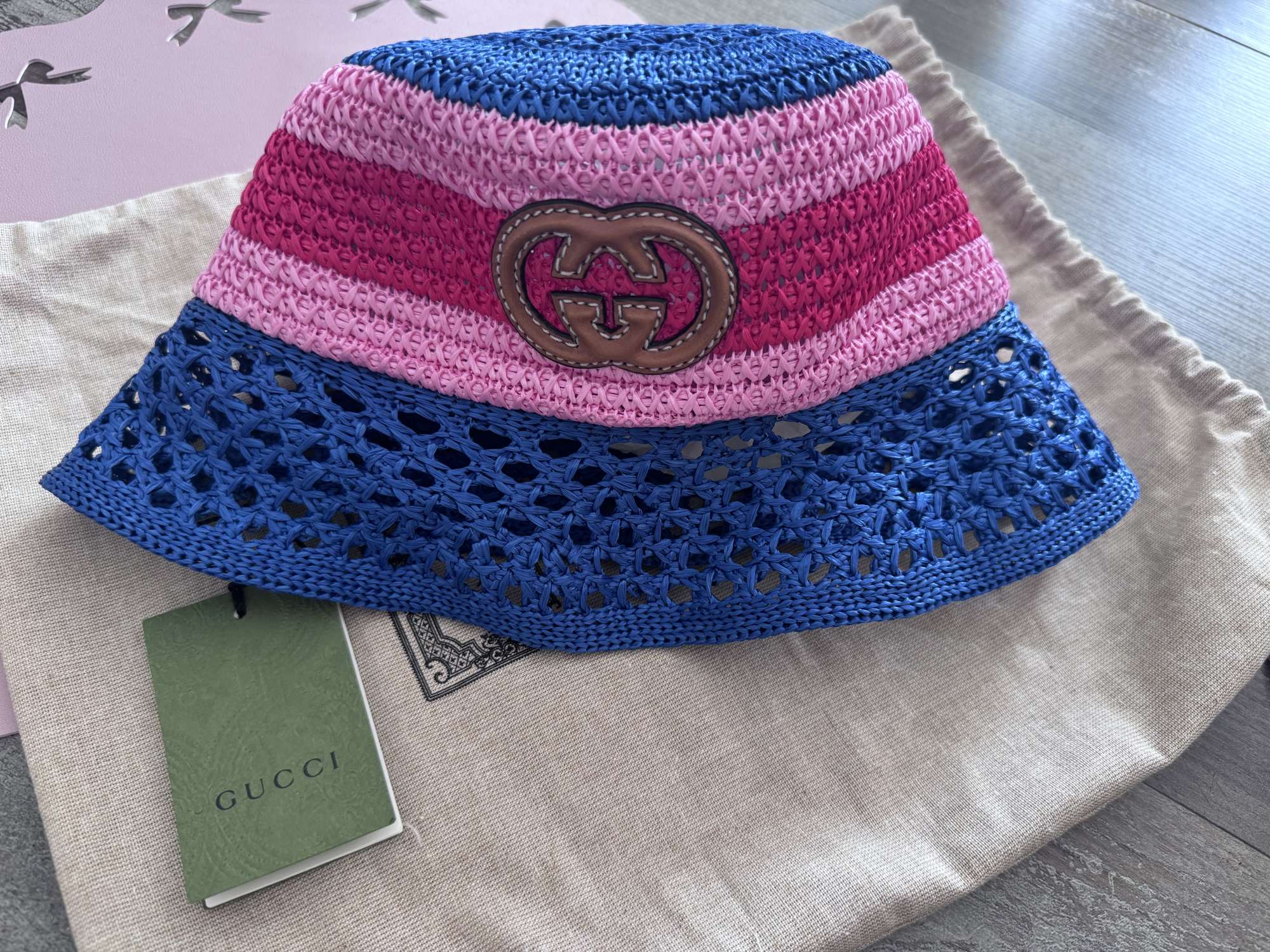 Klobouk  „bucket hat“ Gucci