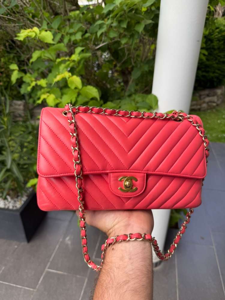 Chanel médium flap bag