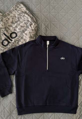 https://www.vipluxury.sk/Alo yoga 1/4 Zip Mikina