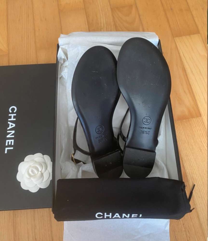 Chanel sandále
