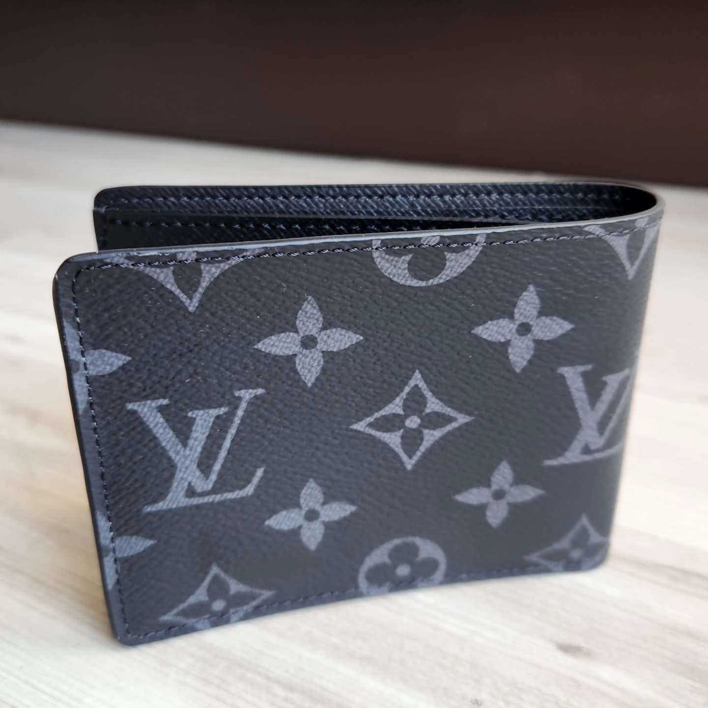 Louis Vuitton Slander