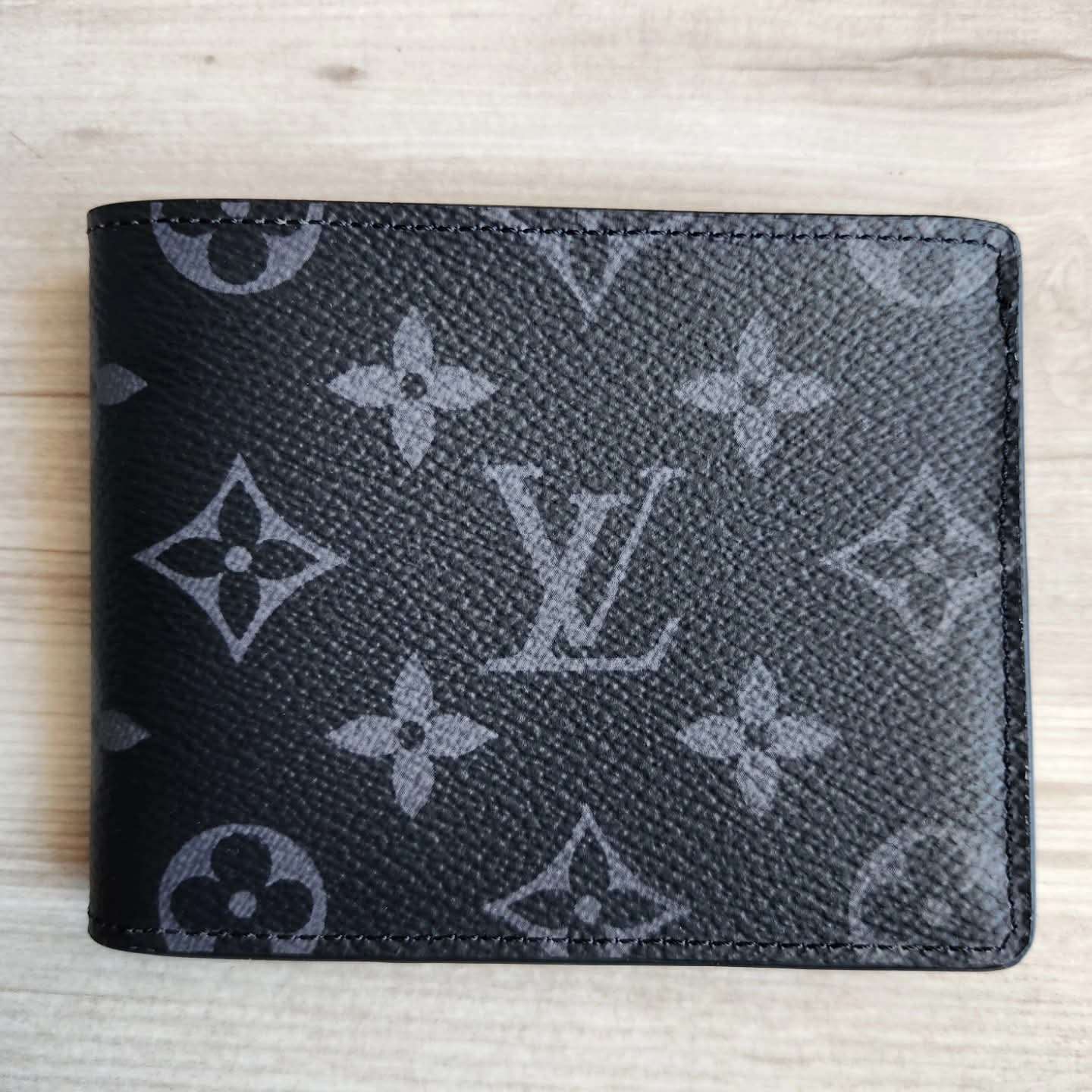 Louis Vuitton Slander