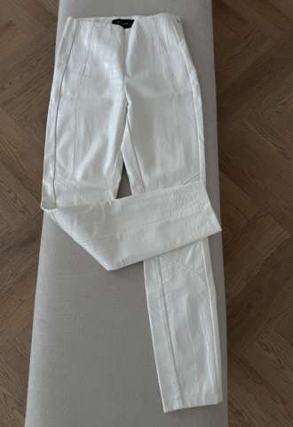 https://www.vipluxury.sk/PINKO biele kozenkove nohavice