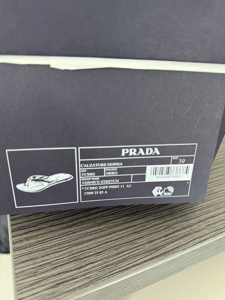 Prada šľapky