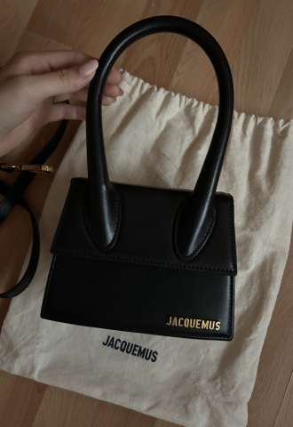 https://www.vipluxury.sk/Jacquemus chiquito moyen