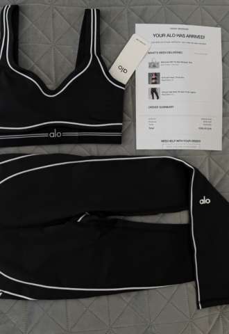 https://www.vipluxury.sk/Alo Yoga Workout Set Black