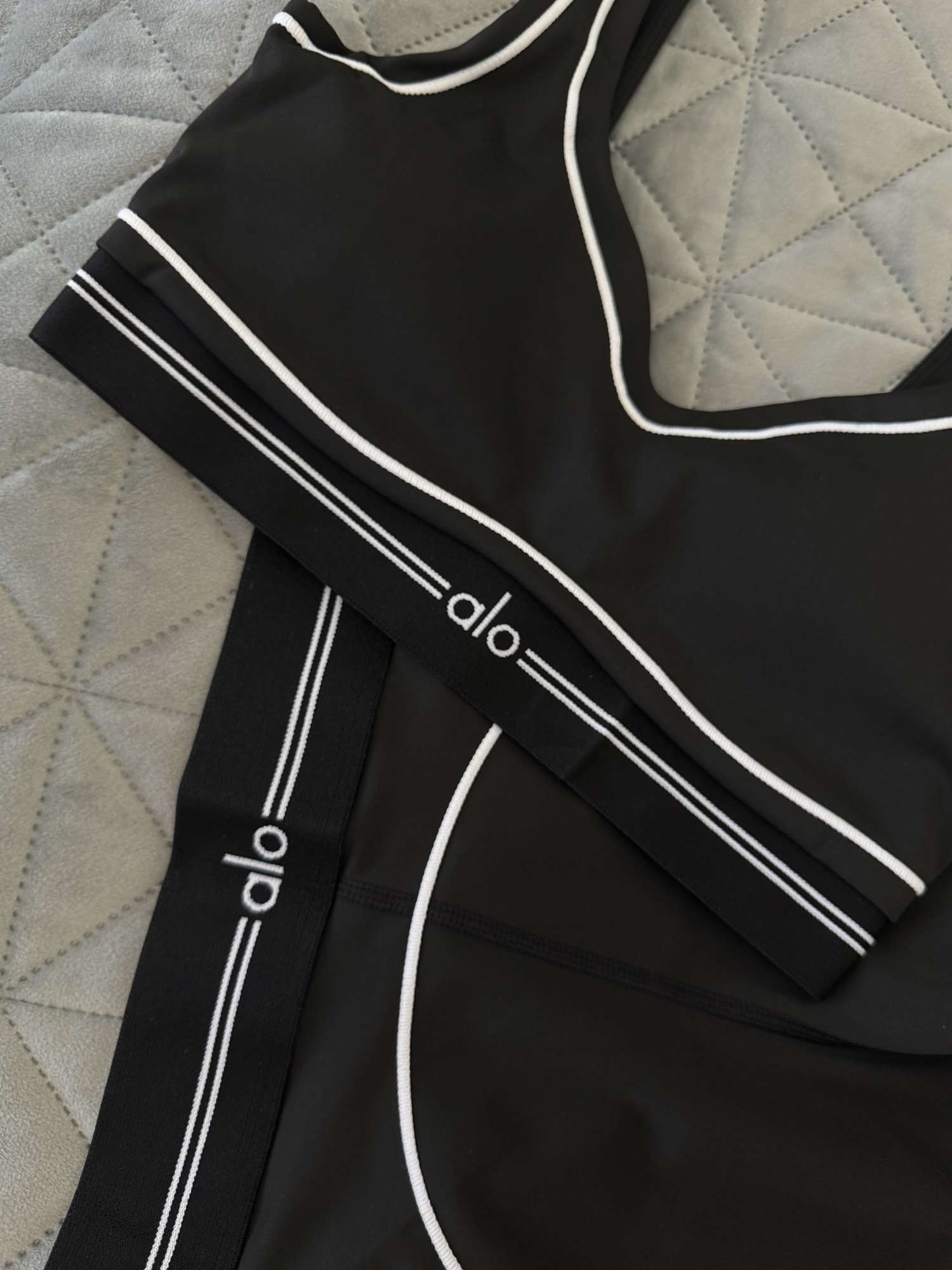 Alo Yoga Workout Set Black