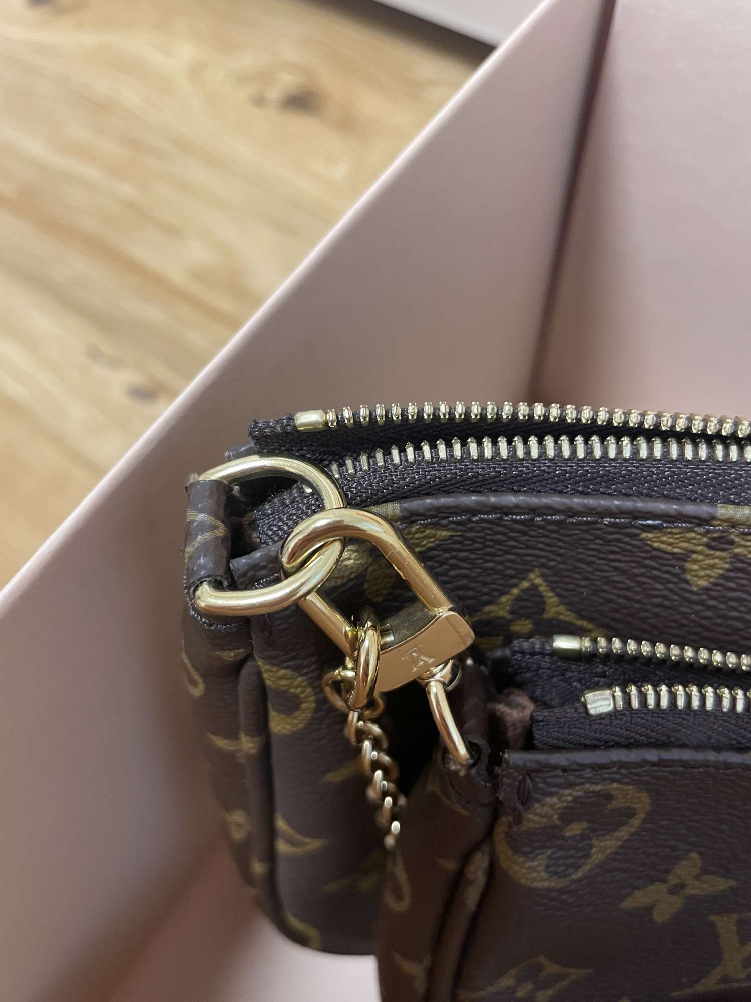 Louis Vuitton multipochette