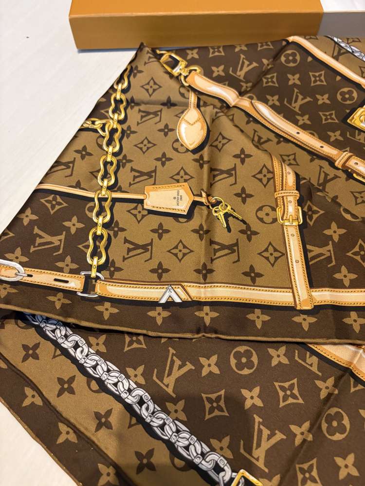 Louis Vuitton Confidential Square 90