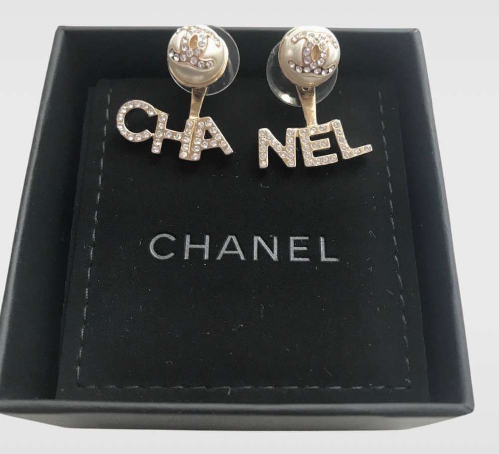Chanel Nausnice
