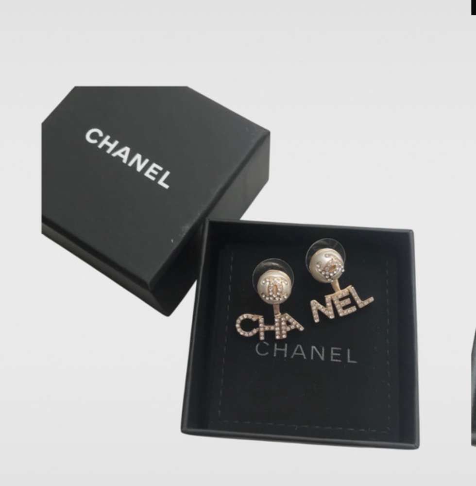Chanel Nausnice