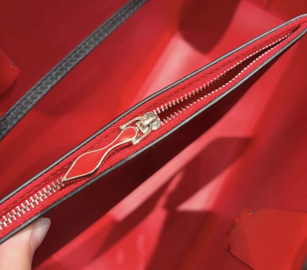 Christian Louboutin kabelka
