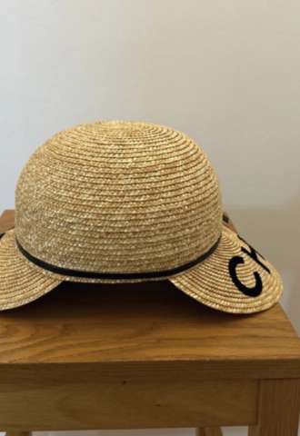 https://www.vipluxury.sk/Chanel klobuk/silt
