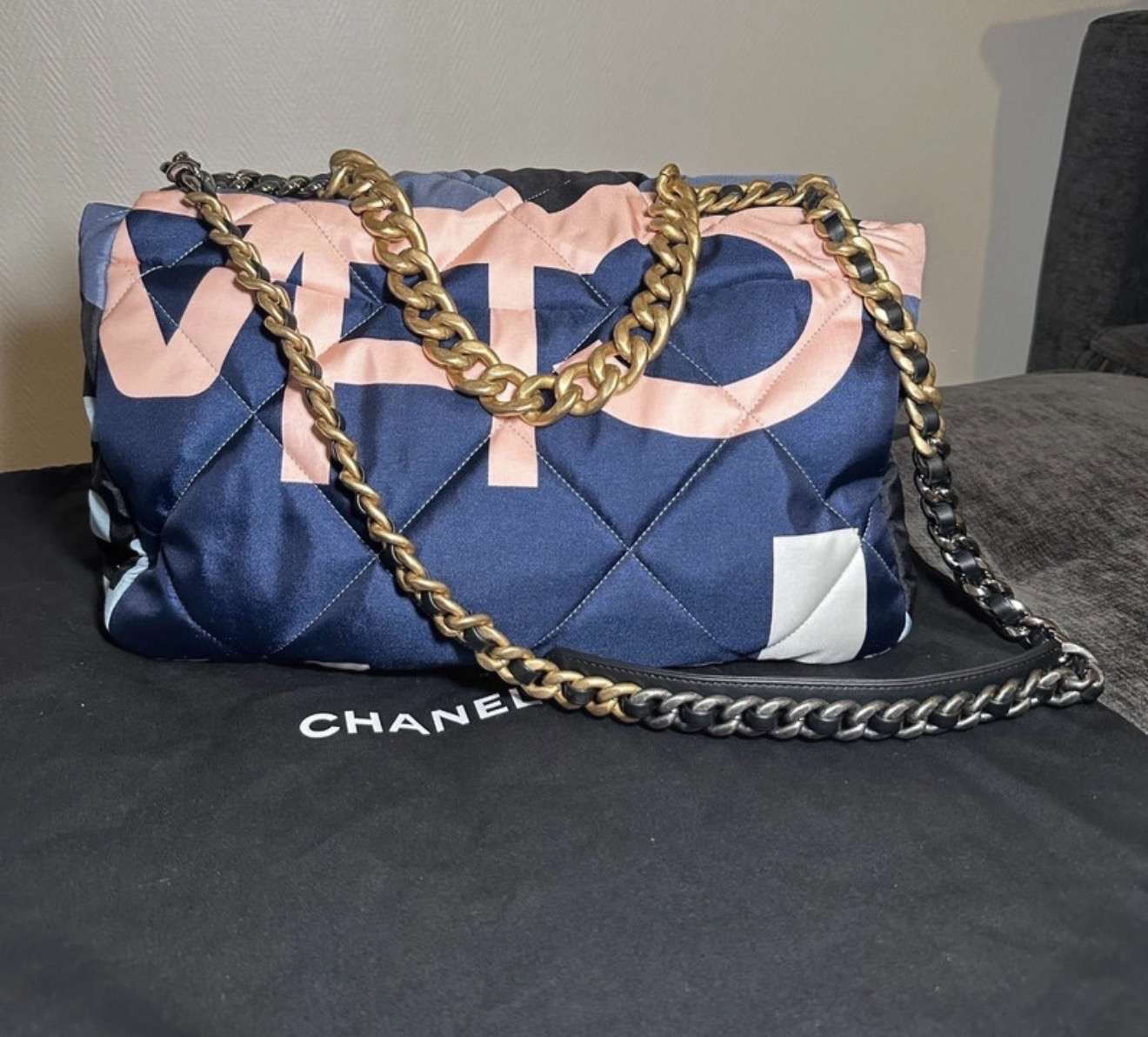 Chanel maxi kabelka