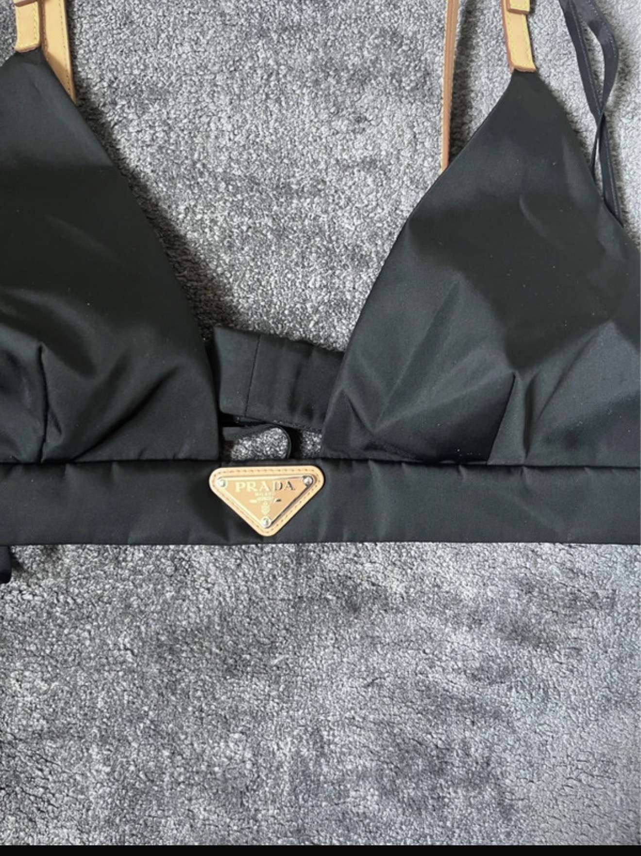Prada podprsenka