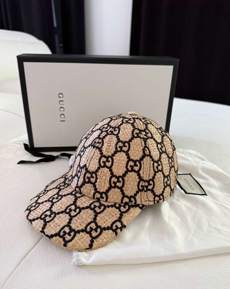Klobúk Gucci Raffia GG s monogramom