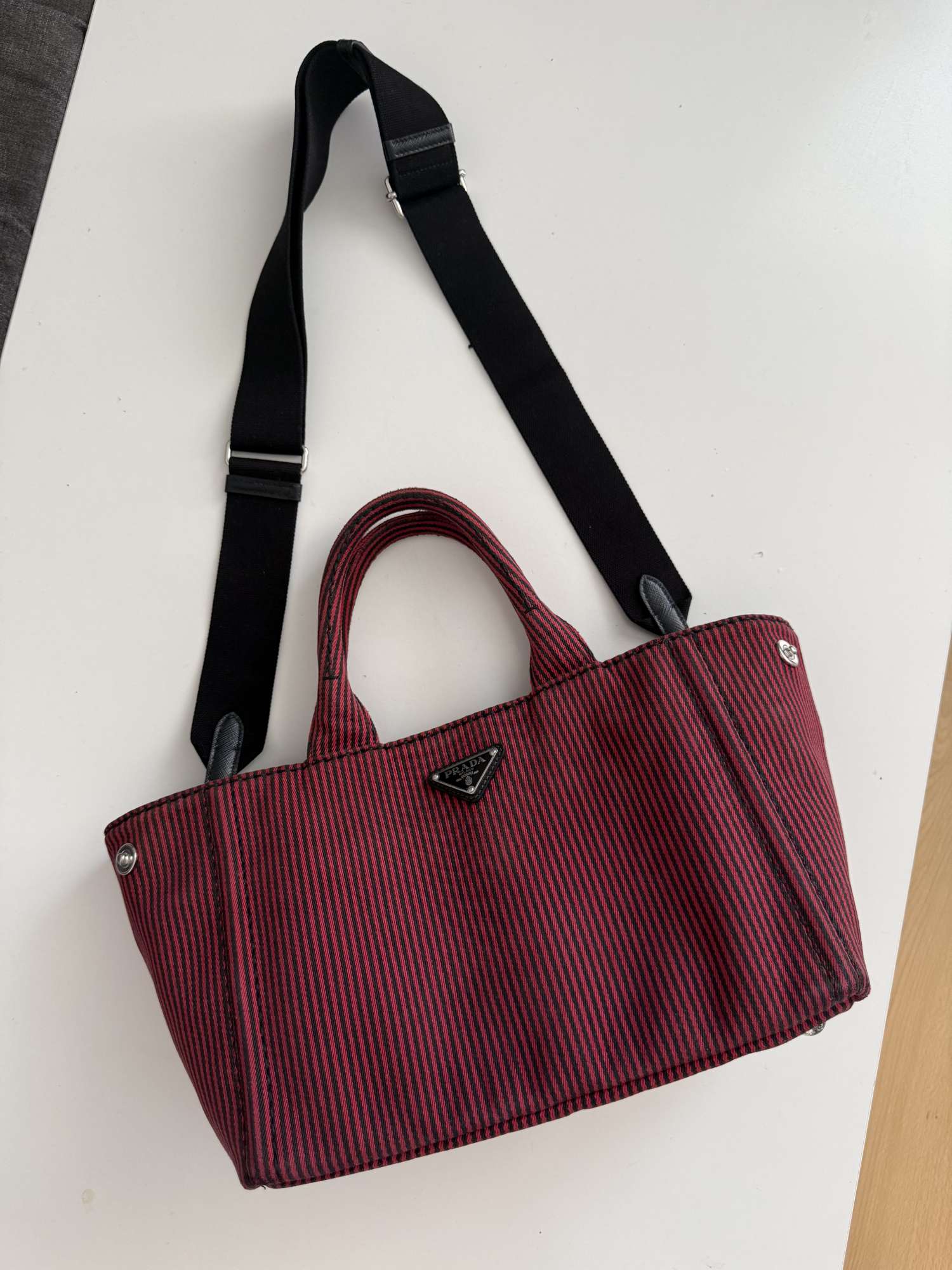 Prada canapa tote kabelka stripe