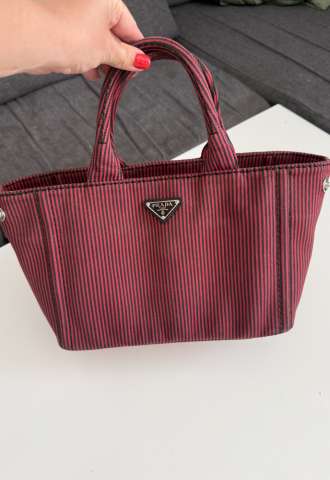 https://www.vipluxury.sk/Prada canapa tote kabelka stripe